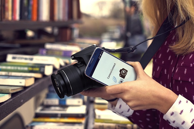 EOS 1300D_Lifestyle_4 NFC_Canon